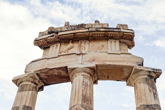 Premium Delphi Day Trip with an Expert Guide, Museum & Lunch - Arachova Stop: Lunch Time, Mountain Views, and a Real Break from Ruins