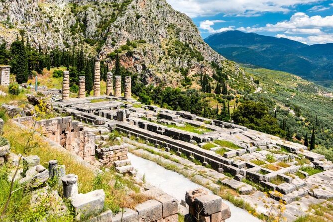 Private Day Trip in Delphi and Arachova from Athens - Getting picked up in Athens (and not losing time at the start)
