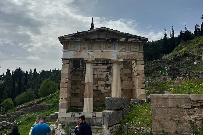Private Day Trip in Delphi and Arachova from Athens - Arachova: mountain village time with crafts, views, and a traditional meal