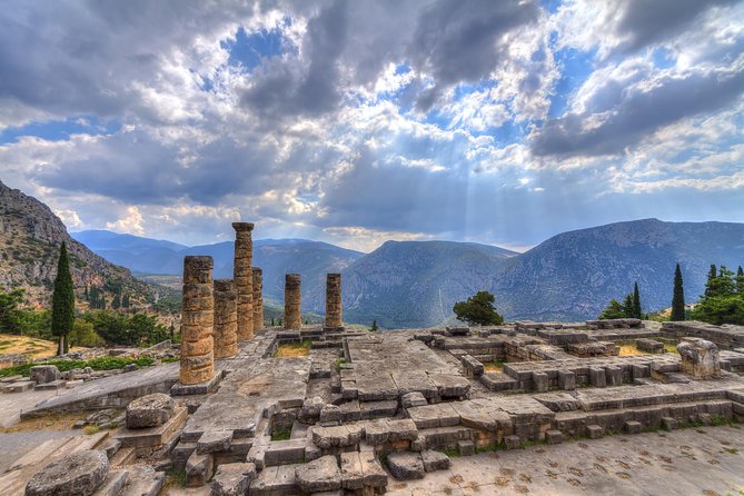 Private Day Trip of Delphi from Athens - The 8:00 am pickup and the road north with your insider driver