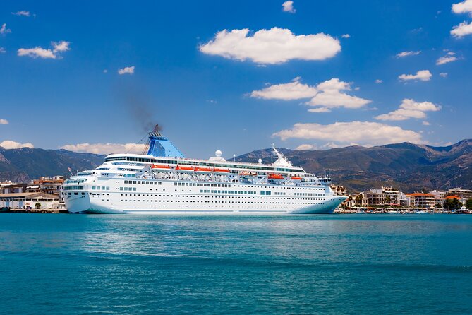 Private Limo Transfer From Athens/Suburbs To Pireaus Port - Price and Value: When $162.56 Per Group Feels Fair