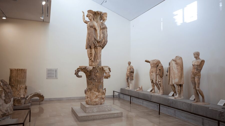 Private Luxury Tour: Delphi, Itea & the Charm of Galaxidi - Delphi Archaeological Museum: the Charioteer and the objects you remember