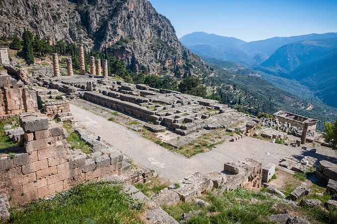 Private Luxury Tour: Delphi & Thermopylae – The 300’s Legacy - Thermopylae battlefield: Leonidas, the museum, and the hot springs