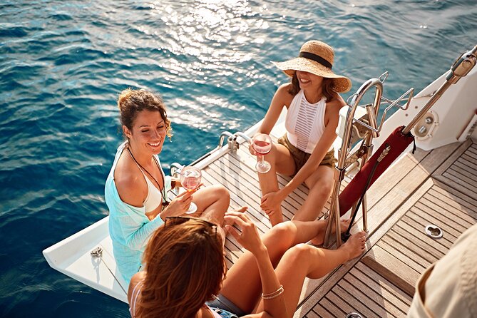 Private Sunset Cruise to Cape Sounio & Athenian Riviera - The “private” part: transfers, skipper, and onboard comfort