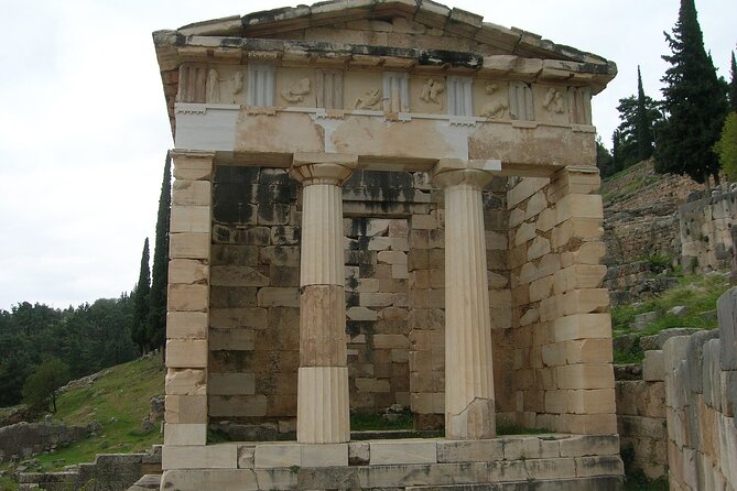 Private Tour Delphi, Village of Arachova, Osios Loukas Monastery - Private transport and optional guide: what you’re really paying for