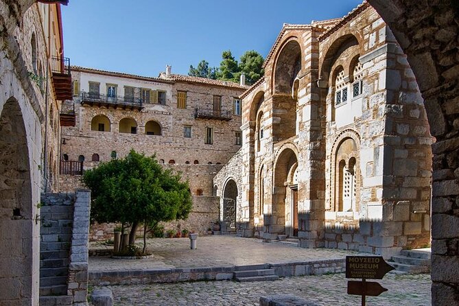 Private Tour Delphi, Village of Arachova, Osios Loukas Monastery - What to expect from the pace and timing