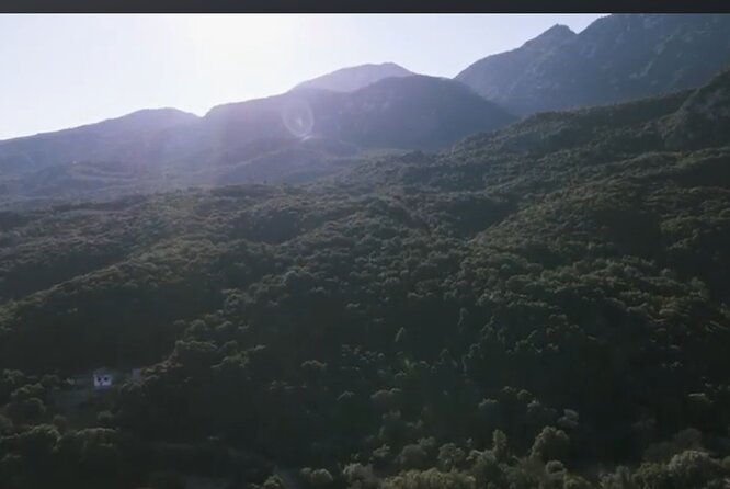 Private Tour of Thermopylae with a pickup (Optional Delphi) - Kolonos Hill and the monument: where the last stand becomes personal