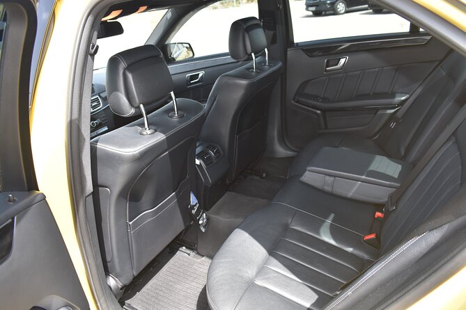 Private Transfer from Piraeus Port to Athens City (Hotels/Apartments) - Piraeus-to-Athens Made Simple With a Name Sign