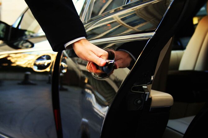 Private Transport Athens Airport to Athens Centre Hotels Vice Versa - Meeting Your Driver: Name Sign, Luggage Help, and Bottled Water