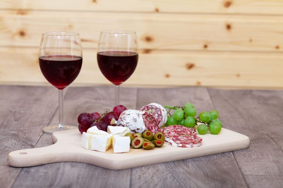 Private Wine Tasting Experience in Athens - Meeting outside Acropolis Metro and starting in the right neighborhood