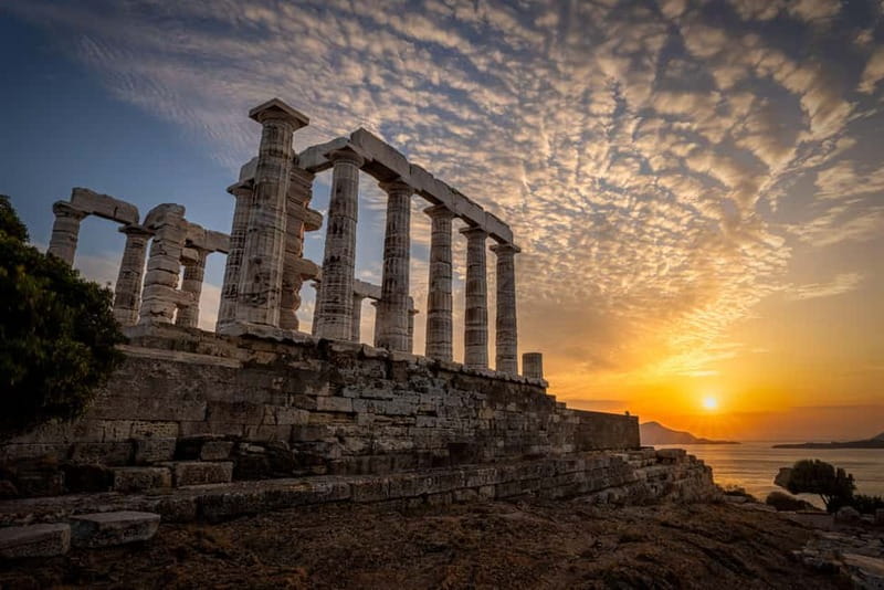 Sounio Sunset & Athens Riviera Private Licensed Guided Tour - Riviera warm-up stops: Vouliagmeni Lake and Varkiza