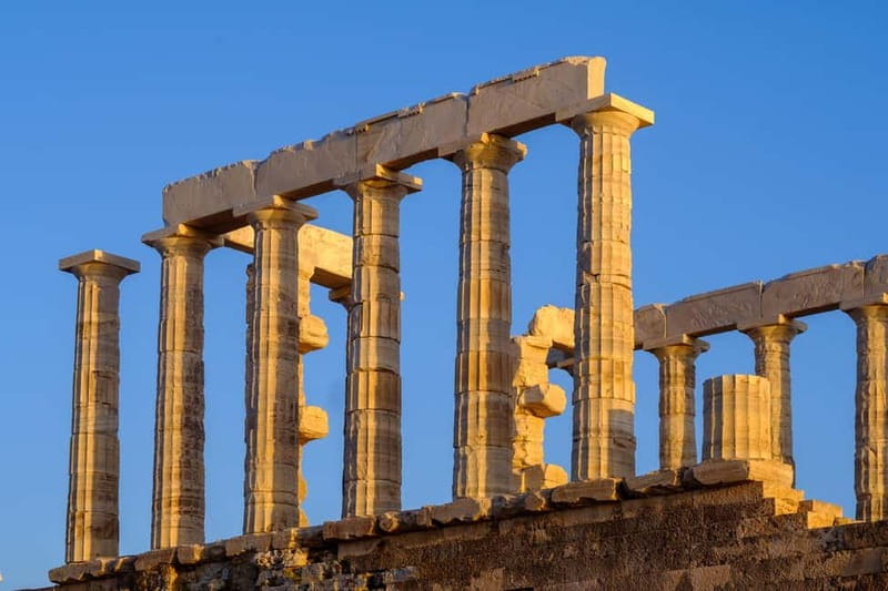 Sounion Private Tour: Just Your Group & Pro Photos - Vouliagmeni Lake: a short stop that helps you actually start seeing the coast