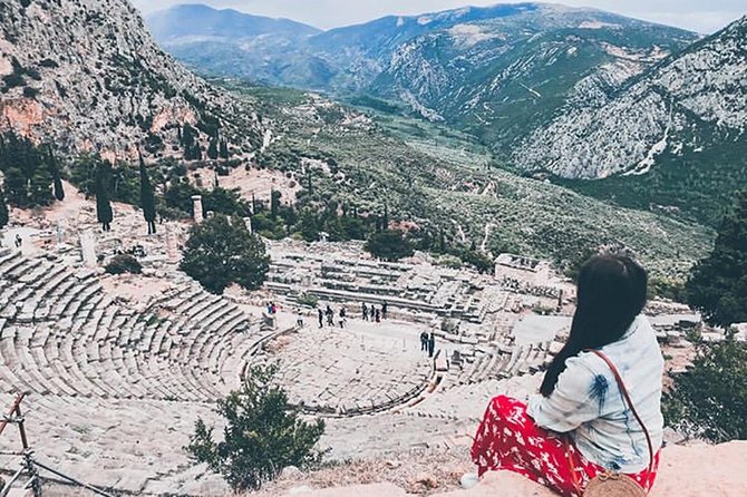 Spiritual Delphi & Thermopylae Battlefield Private Full Day Tour - Delphi Archaeological Museum vs Delphi site: plan your ticket budget