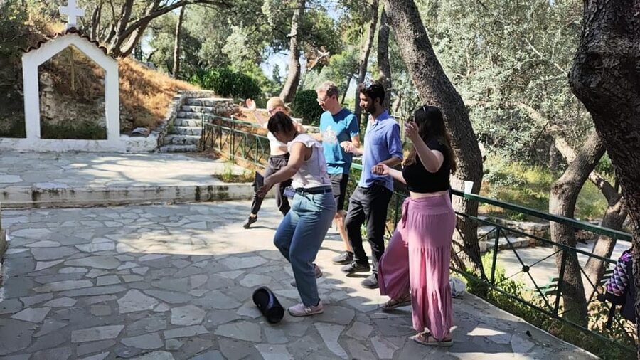 Steps to tradition: Greek traditional dances in Athens - Learning Greek traditional dances with Tania: hands, rhythm, and patience