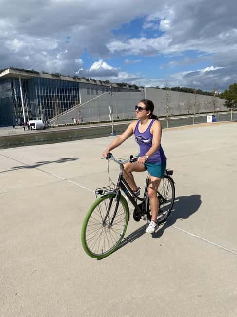 Suncycling Athens: Rent a Bike and Explore the City - What you get with the rental: bike, lights, and the “ready to roll” feel