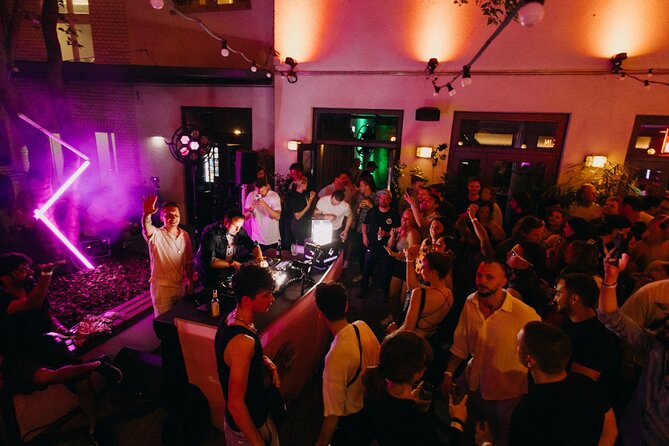 The Original Athens Pub Crawl - Weather and timing: when the crawl changes