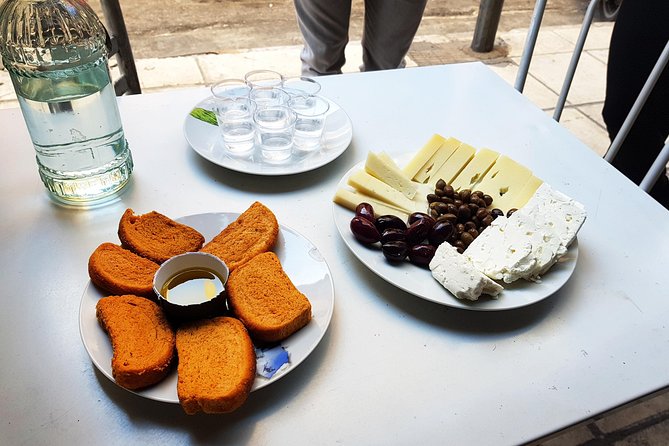 The Vegetarian food tasting tour - Stop-by-stop: what to expect at Psirri, Plaka, Syntagmatos, and the market areas