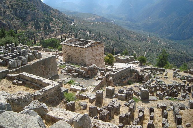 Thermopylae and Delphi full day private tour from Athens - Private day trip from Athens that actually saves effort