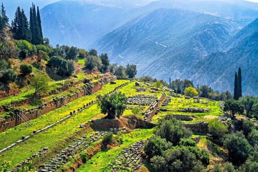 Thermopylae, Meteora and Delphi Full Day Tour - Key moments that make this day tour feel worth it