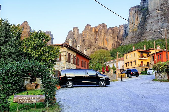 Unforgettable Delphi and Meteora PrivateTour All Inclusive - Arachova: The Quick Mountain Town Stop (And Why It’s Not Just a Rest Break)