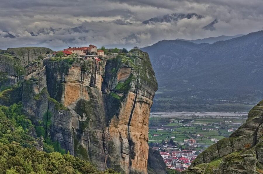 Visit Delphi & Meteora Monasteries Full Day Private Trip - Timing, duration, and how to avoid a rough day