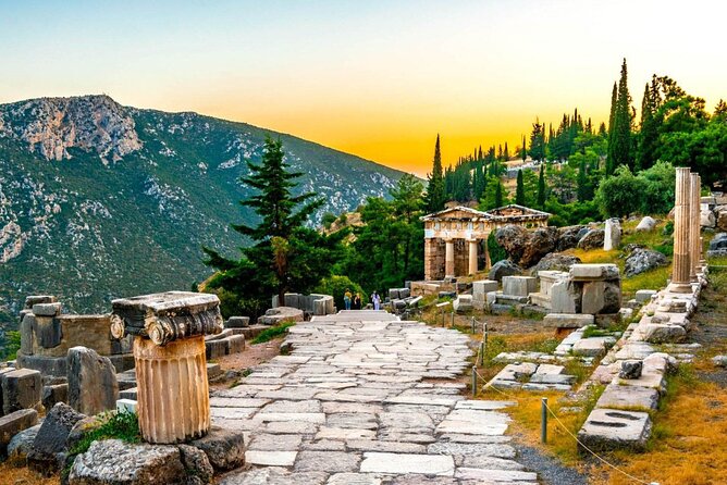 Visit Delphi the famous oracle! Explore the mysteries of the ancient world! - The Temple of Apollo: Why This Is the Heart of the Sanctuary