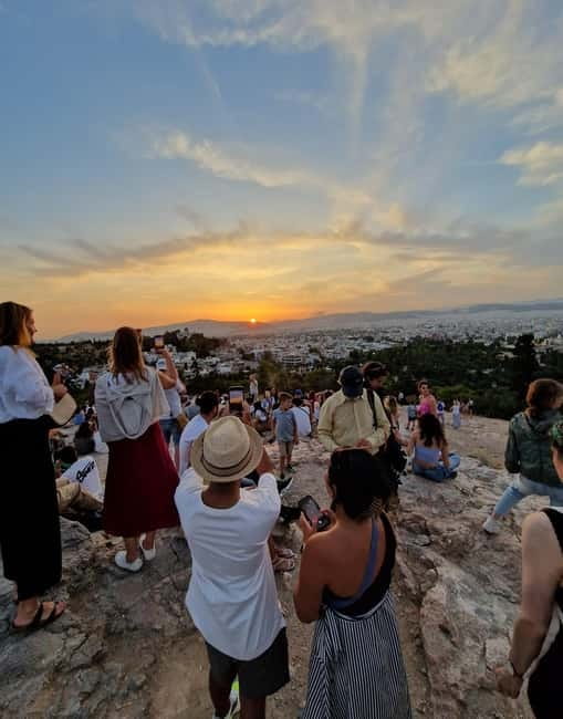 Walk through Ancient and Modern Athens - Stop 1: the quick photo moment that sets the tone